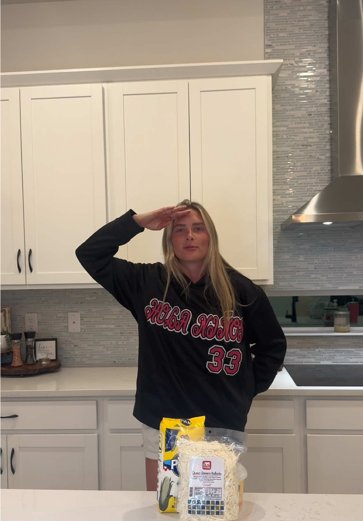 Primera vez making arepas… y honestly, not too bad 😏 learning to embrace la cultura más cada día 🇻🇪!!!  #gringa #fyp #cooking 