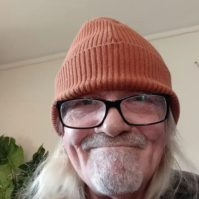 it's called the smile of a loner🙃