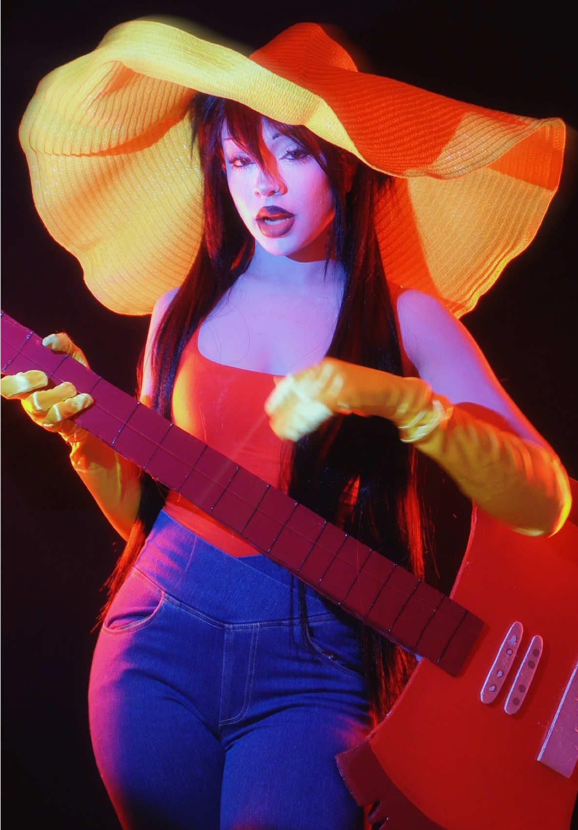 HEY BUBBLEGUM 🧛🏼‍♀️🎸 First Adventure time cosplay! HOW!?! #adventurerime #marceline #marcelinecosplay #cosplay #halloween 