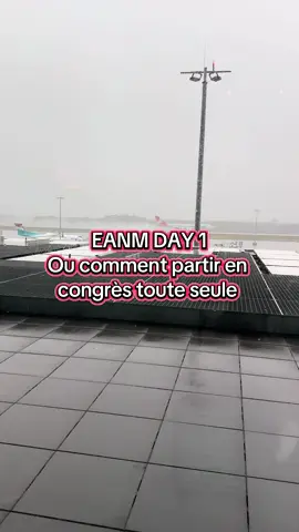 Partir en congrès toute seule c’est aussi sortir de sa zone de confort et dépasser ses propres limites. Et ma seule limite c’est moi même. #eanm #creatorsearchinsights #nuclearmedicine #doctorsoftiktok 