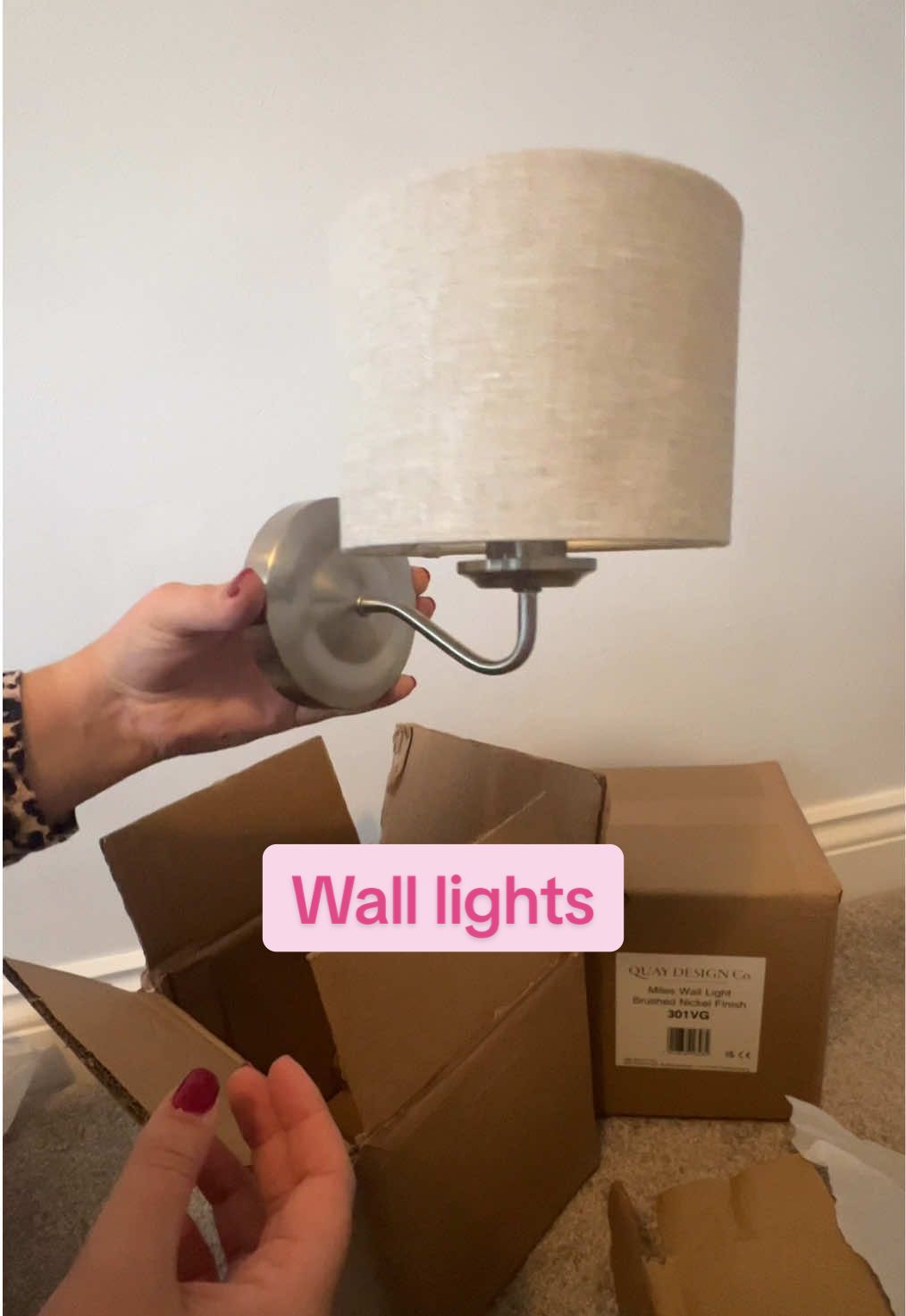 I’ve been searching and searching for weeks for some brushed silver wall lights that weren’t hideous… and I finally found them 🫶✨ @Screwfix #bedroom #walllight #bedroominspiration #firsttimebuyer #homereno 