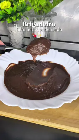 Brigadeiro sem leite condensado 😍🍫 #brigadeiro #brigadeirodecolher #receitasimples #receitas #fyp 