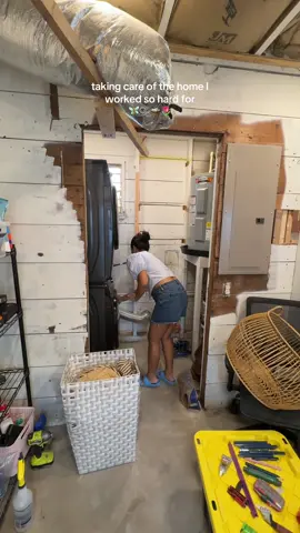Getting to do the normal house “chores” I dreamt of 🥹 #diyhome #firsthome #cleaning #homeimprovement #houserenovation 