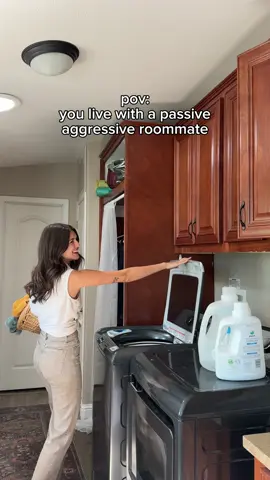 this is a “no worries” kind of house! #roommates #passiveaggresive #parody #acting #noworries 