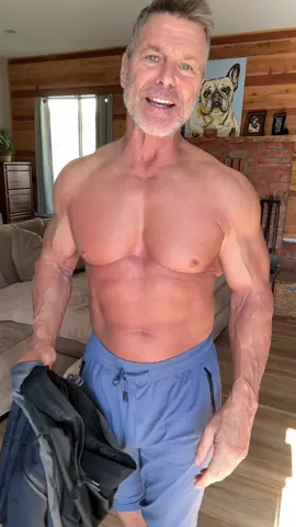 Are you tired of me? If so lemme know! #gym #fitcheck #nattyornot #oldtimer #gymfit 