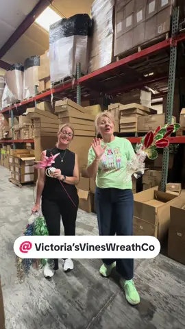 Set your reminders! 🔔 Join us LIVE on TikTok at 11 AM CST October 7th with Victoria from Victoria’s Vines Wreath Co for some amazing design fun! You won’t want to miss it! @Victoria’s Vines Wreath Co 