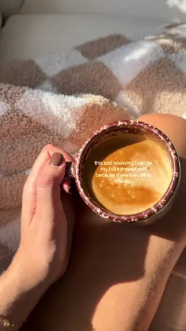 it was actually COLD this am (for california ahhaha) and i was like omggggg its HEREEEEE!!!!! #fall #mindset #introvert #Lifestyle #coffee 
