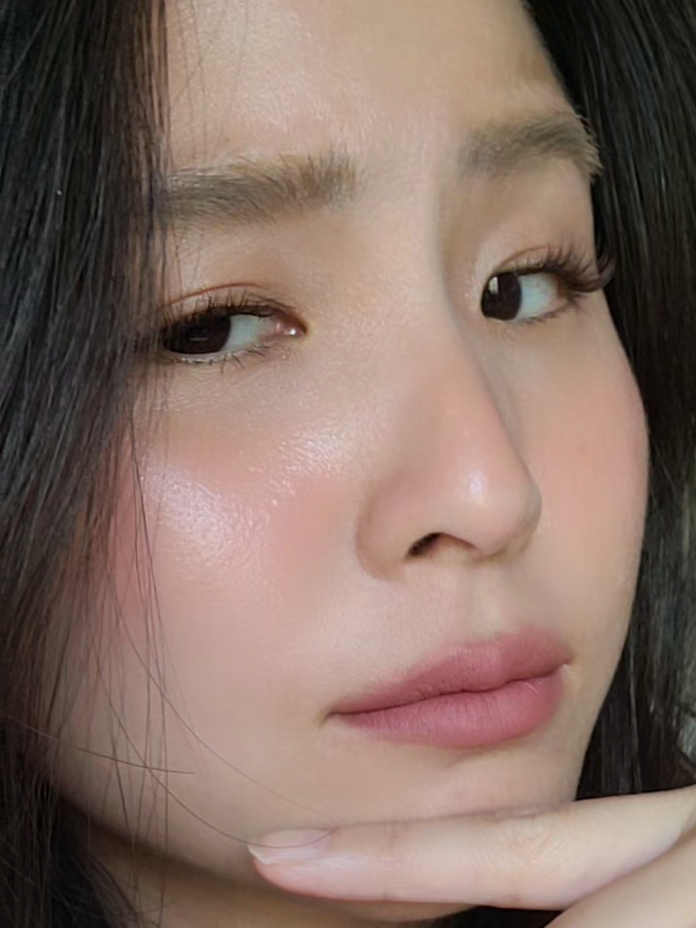 tried lightening my brows and I don't think it's that bad.. 