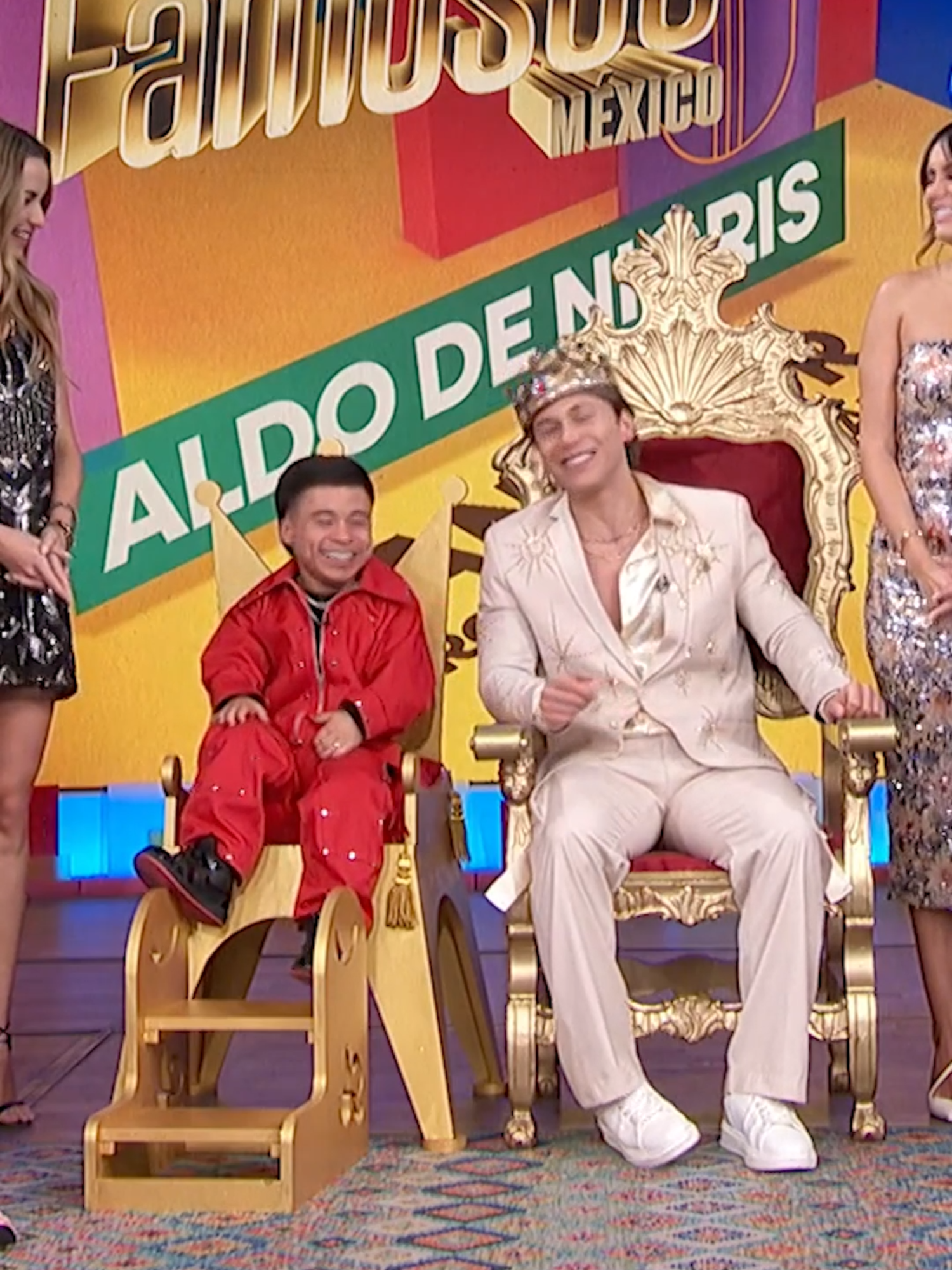 @aldotdenigris comparte el trono de ganador de #LaCasaDeLosFamososmx con su compadre @el_abelito_oficial #entretenimiento #espectáculos #televisa