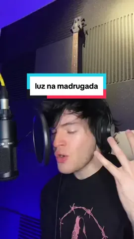 por que eu sempre puxo pro lado melancólico mano?