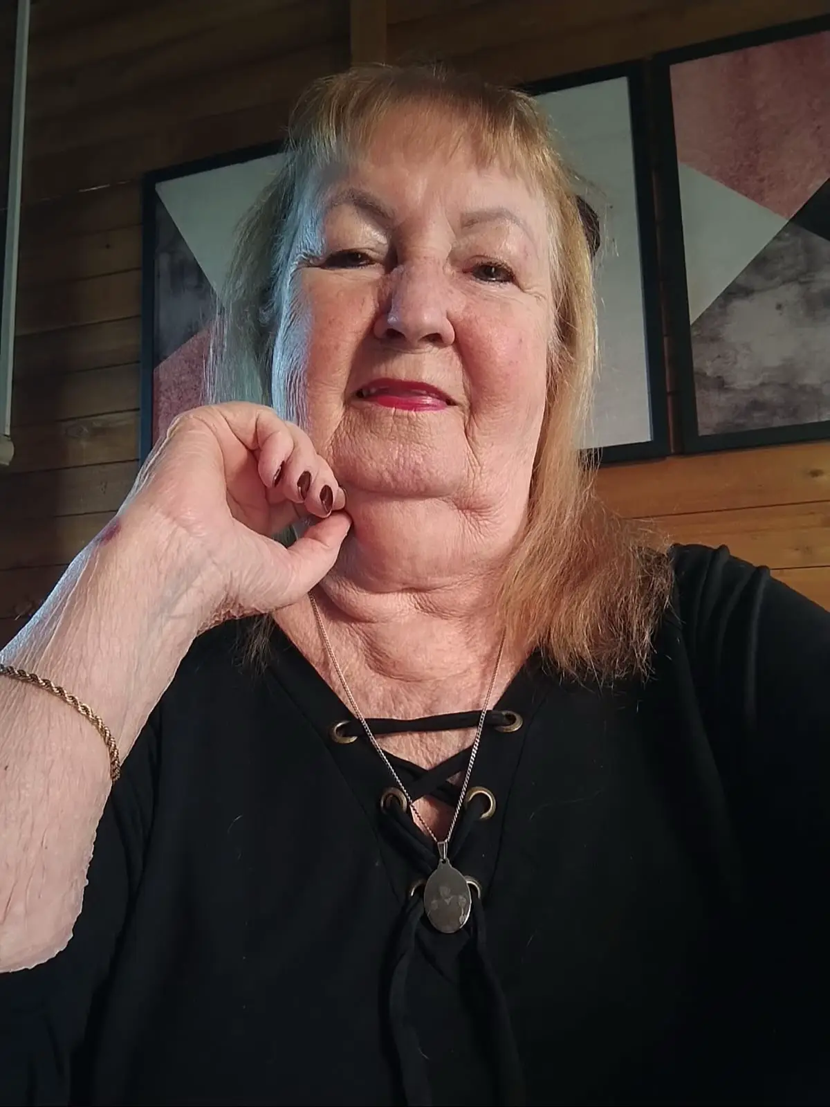 Mais uma semana começando muito bem!!! Amo todos vocês 😘😘😘 #mature #grandmasoftiktok #fyp #granny 