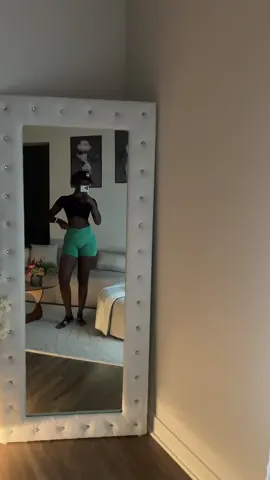 Mi casa ✨ #drake #me #october 