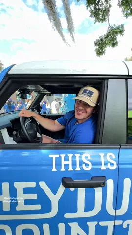 A gators win ✅ some comfortable @HeyDude shoes ✅ … all is well in the world #heydudepartner #heydudecountry 