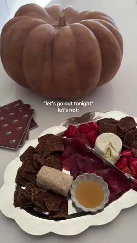 Welcome back to Camilia’s Wine Bar tonight we’re pairing my autumnal cheeseboard paired with a twilight movie night 🍂🍁🍃 @Marin French Cheese Co. @Fringe Studio  #athomedatenight #datenightideas #winebar #charcuterie #romanticizeyourlife 