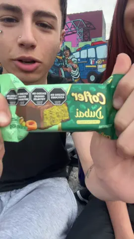 seguimos probando cosas con mostacho #chocolate #dubai #pistacho #chocolatededubaï #probandocomida 