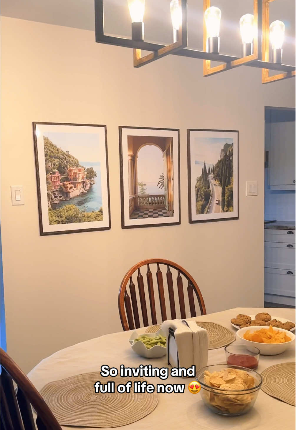 Use my code MAUVE45 for 45% off prints & 10% off frames @Poster Store - valid until midnight on October 19th. #wallart #gallerywall #diningroom #homestyle #posterstore 