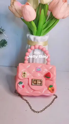 Mini Jelly Bag for your kikay little girl 💕✨ pwedi ring pang gift sa mga inaanak 🥰  cutesy nito, legit! #minijellybag #jellybag #slingbag #minibag #bagforkids 