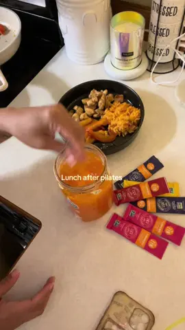 Simple lunch after pilates with some electrolytes 🫶🏻✨ #asmr #pilates #foryoupage #electrolytes #lunchideas 