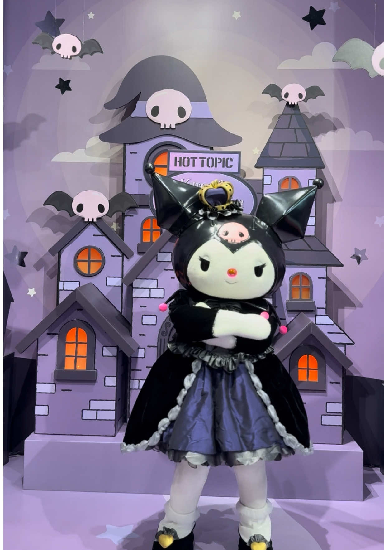 Welcome to Kuromi’s Mischief Mansion at @hottopicofficial 💜 #sanrio #kuromi 
