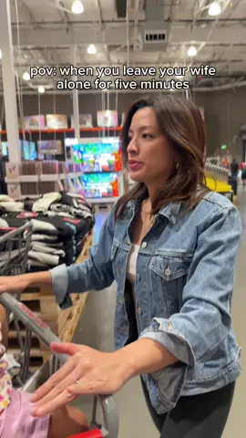 ALL IT TAKES IS FIVE MINUTES 🛒🤑 #couplescomedy #comedy #skit #millennials #relatable 