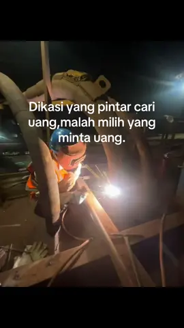 Awww#helmkuning #morowali_sulteng_bahodopi #masukberandafyp 