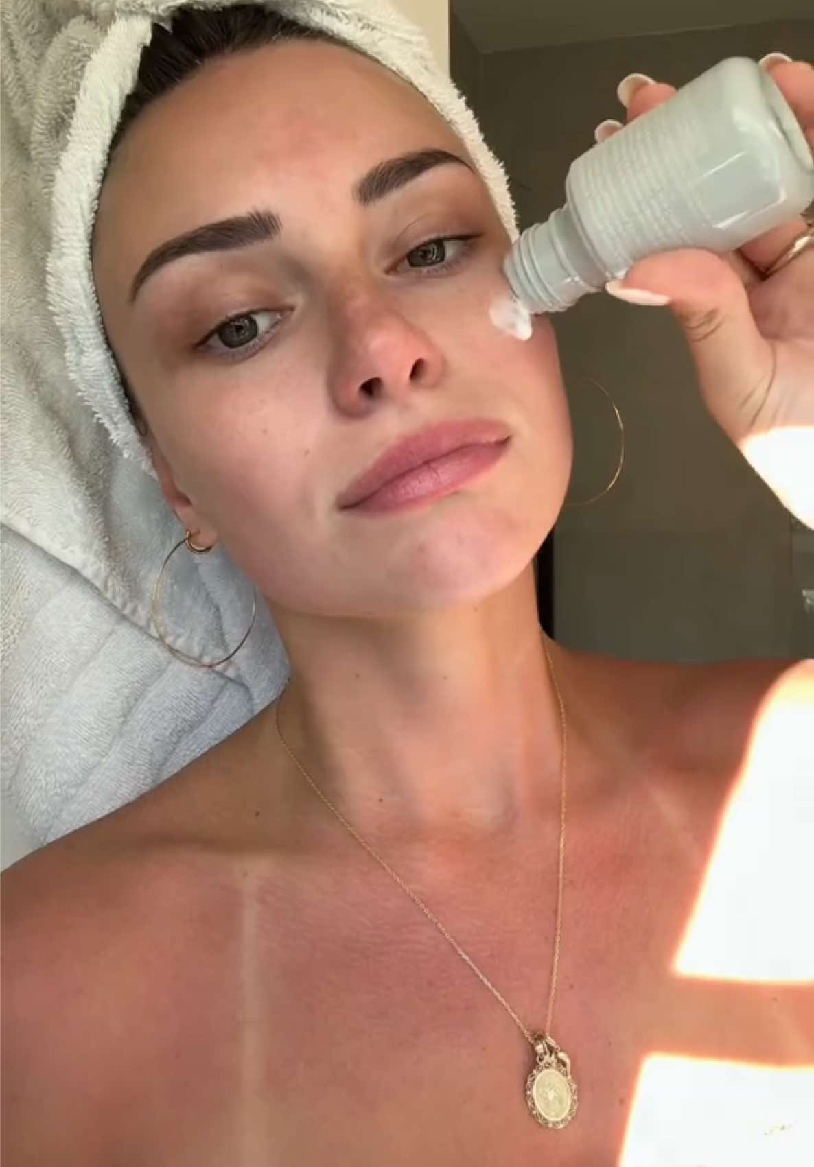 Nothing like a post sun shower @rhode skin glazing milk & barrier butter @Caudalie vinoperfect @LolaVie hair serums #skincare #glassskin #SelfCare 