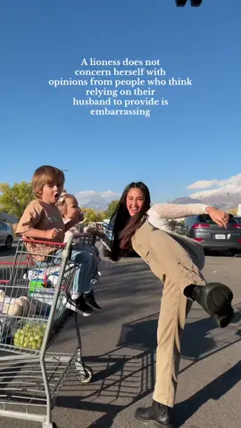 It’s the SAHM life for me, I prefer to not worry about bills 🙂‍↕️🙂‍↕️  #lioness #thelioness #sahm #sahmlife #providermen