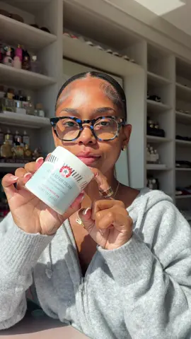 The moisturizer of all moisturizers 🤭 I love this stuff! Perfect for dry sensitive skin! ✨ @First Aid Beauty #firstaidbeauty #ad 