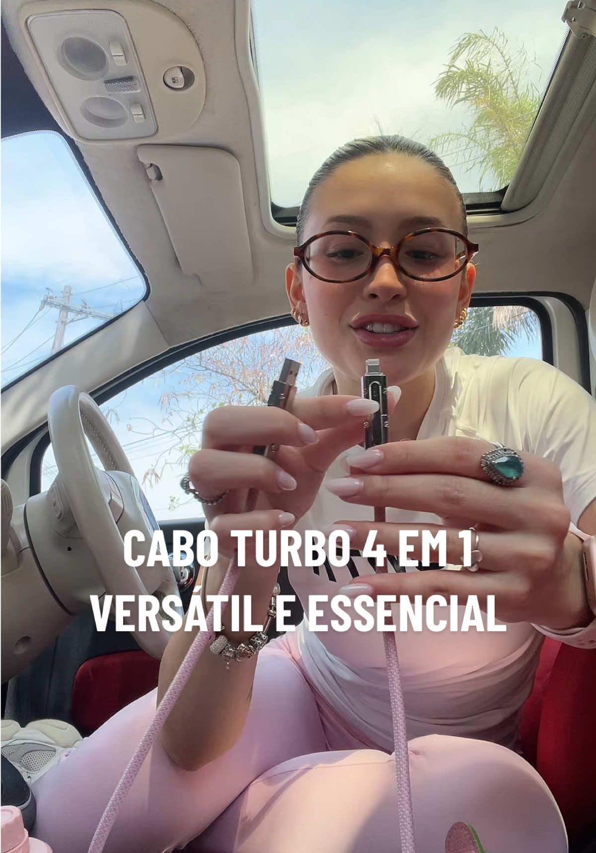 Adeus à gaveta cheia de cabos, agora só preciso de um para tudo hihi top demais! 