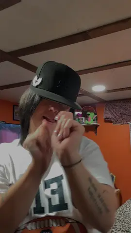 Hey @Alex shiver you left something here. 😂😂😂😂#happyoctober #folded 