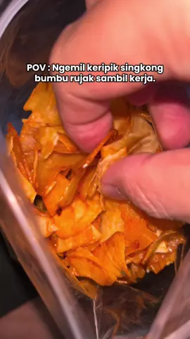 Ngemil keripik singkong bumbu rujak emang seenak ini guys #promomakan1010 #keripiksingkong #keripiksingkongbalado 