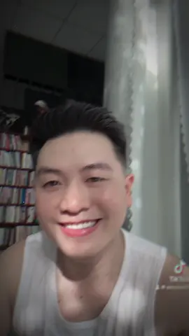 Đêm đến căn phòng chỉmình anh ôm nỗi cô đơn