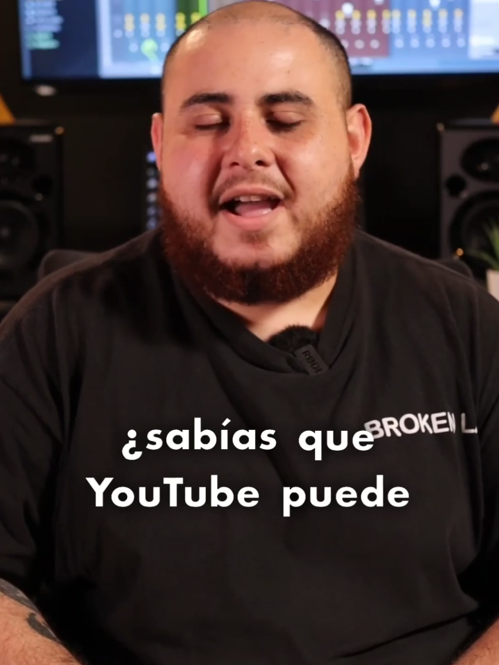 🚨 YouTube puede bloquear tu propio video aunque la canción sea tuya. 😳 Eso pasa por el famoso Content ID, el sistema automático que detecta música registrada por distribuidoras y publishers. 👉 Si tu distribuidora (como DistroKid, TuneCore o CD Baby) registró tu tema en Content ID, cada vez que lo subes tú mismo, YouTube puede marcarlo como copyright claim y mandar el dinero de los anuncios a la distribuidora… no a ti. 💸 ✅ Solución: Revisa si activaste Content ID en tu dashboard. Decide si quieres que tu música se monetice en canales de terceros o no. Guarda tus split sheets, contratos y registro de copyright para poder apelar si te bloquean injustamente. Tu música es tuya, pero si no entiendes Content ID, YouTube puede quedarse con tu control y tus ingresos. ¿Quieres que te enseñe cómo configurarlo paso a paso para evitarlo? 👇 #musicbusiness #youtubetips #copyright #independentartist #musicdistribution