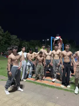 រស់ជាតិមិចដែលអូន 🙂‍↔️❤️‍🩹🤓#battambang #❤️‍🔥 #calisthenics 