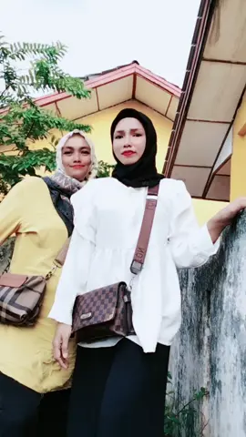 saking senangnya temen ku sekolah lagi 😅 #andaitaktakutdosa #fyppppppppppppppppppppppp 