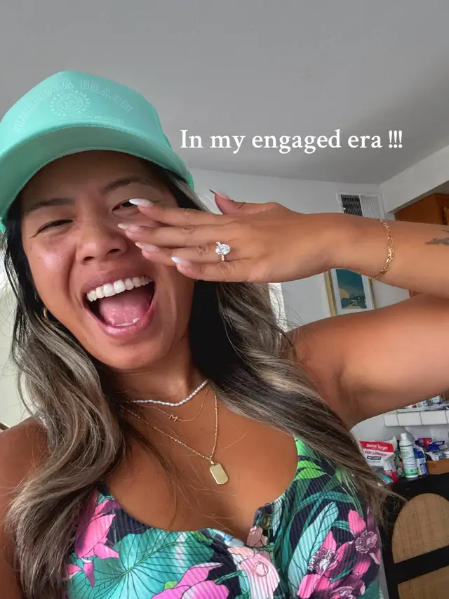 Lately, I’ve been realizing how beautiful life feels when you stop waiting for big moments to make it special. It’s in the little things — slow mornings with coffee, laughing with friends until your cheeks hurt, late sunsets on random Tuesdays, and feeling proud of how far you’ve come even when no one’s watching. I’m so grateful for my people, for this season of growth, and for the peace that comes from simply being present. September reminded me that you don’t need luxury or chaos to feel alive — sometimes all you need is your little circle, a lot of laughter and a good meal to romanticize the life you already have 🤍 #SeptemberDump #GratefulHeart #LittleThings #RomanticizeYourLife #PhotoDump    