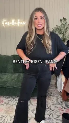 COMFIEST jeans ever!!!!! No wonder all the girls are promoting them!!! 👏🏼🖤 #risenjeans #bentleyrisenjeans #wildoakboutique #fallfashion #womensjeans 
