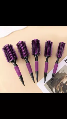 Dê uma olhada em Kit 5 pcs Escovas Profissionais cabeleireiro Cerdas de javali e nylon por R$102,99 - R$119,99. Compre na Shopee agora! https://s.shopee.com.br/10u5yoOasy