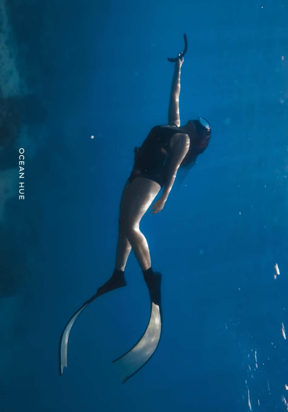 First time diving with this much confidence.🥹🤍 🎥🎨: @Kathyyyyyy 📍: @LAKBAY  #freediving #underwatervideo #girlsthatfreedive #freediver #freedivegirl 