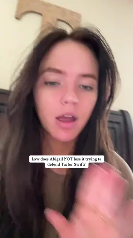 she’s better than me LOL love them bothhhhh #fyp #relatable #thelifeofashowgirl #tloasg #taylorswift 