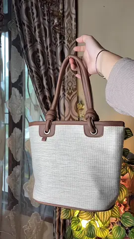 1010. Tas selempang wanita #handbagwanita #tasselempangelegan #tasselempangwanita #shoulderbagwanita #taswanitaelegan #tasselempangterbaru #handbang #shouderbagwanita