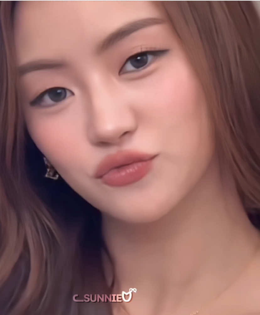 miu natsha taechamongkalapiwat >> or Natsha Schuet 🙂‍↔️🫳 #miunatsha 