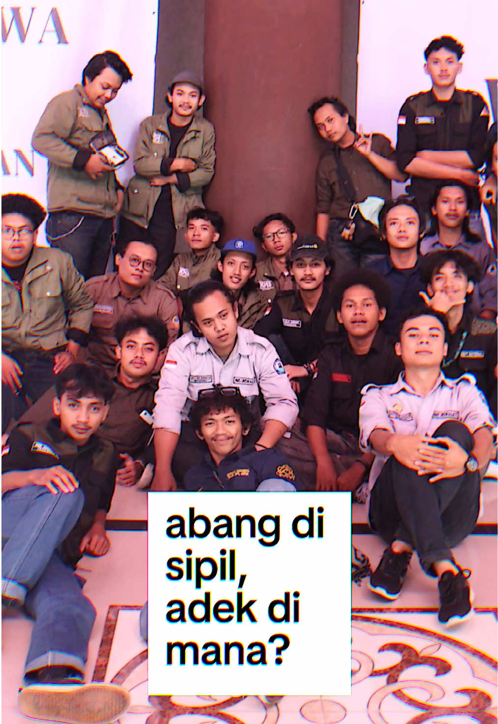 Abang di sipil, adek di mana? Biar nanti jembatannya abang yang bangun 😏👷‍♂️ Social Media: IG: fkmtsijabarbanten Email: fkmtsi6jabarbanten@gmail.com Tiktok: fkmtsijabarbanten #JabarBantenKeren