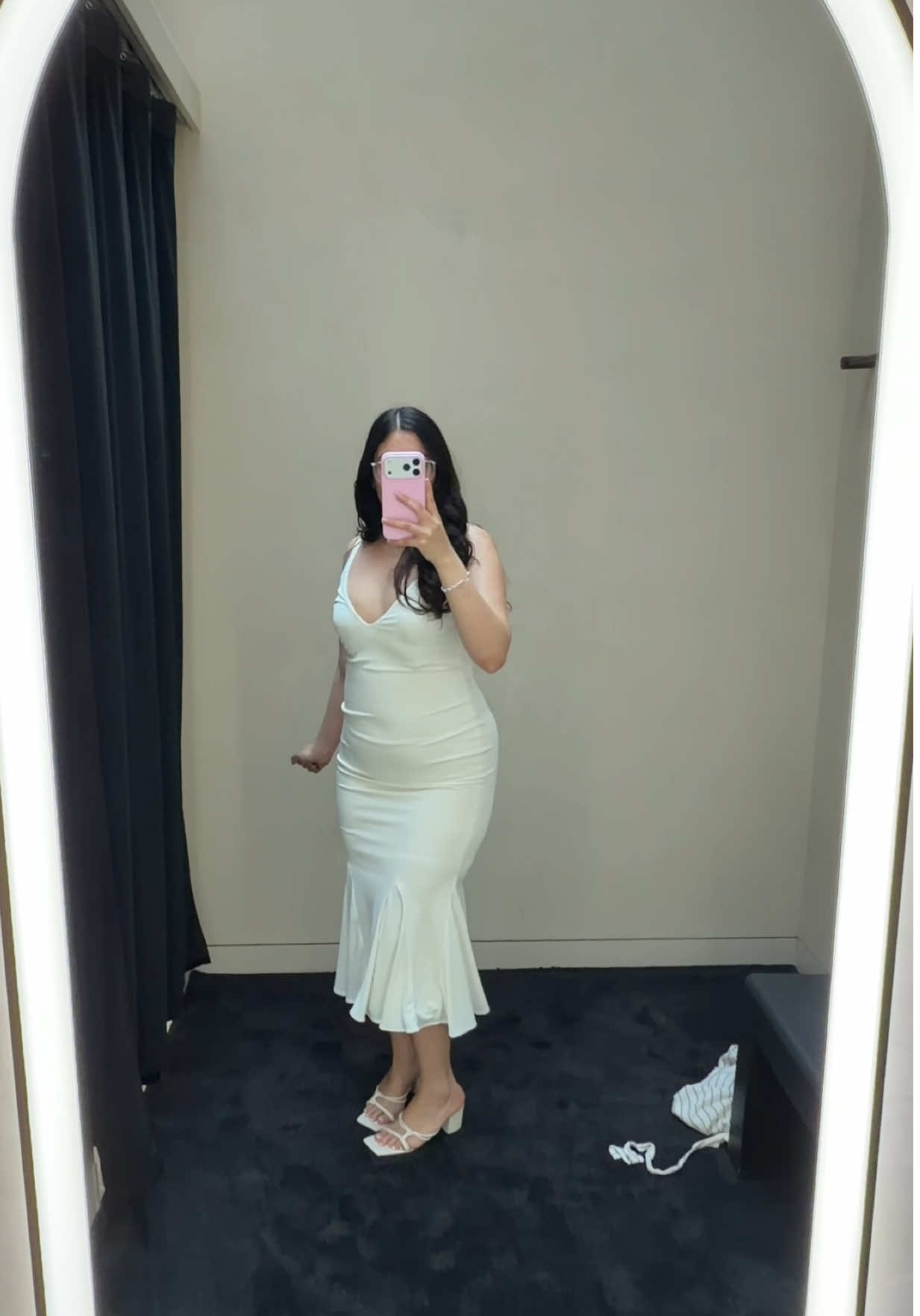 last minute dress shopping for linahs 1st bday party!! 💞