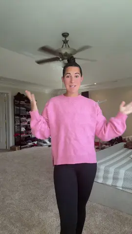 The perfect cozy sweater doesn’t exi— wait, yes it does 😍 This one is soft, oversized in all the right ways, and goes with literally everything. You’ll live in it all fall and winter 🍂🖤 #sweaterweather #sweaterseason #falldealsforyou 