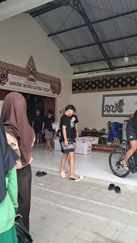 boleh ambil vt nya buat ngeprank temen kalian.. kalo kalian lg ke sanggar GWSM  #gwsmlovers👹  #kusumawaraofficial  #GSKY  #srotoptvlovers  #y2kcrew 