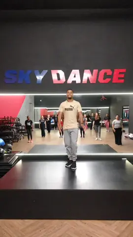 Will, faz uma coreografia da feiticeira pra nós 🙄😅 Lá vai eu quebrar a cabeça pensar em algo em um dia para elas... 🥳🕺🏾🚀🇧🇷 #pedrosampaio #feiticeira #popfunk #coreografia #willbarcelos 