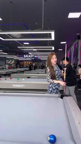 Mừng em gái yêu @Mỹ Anhh Boutique khai trương 😍😍😎  nhớ hùi ấy nó quậy nhất nhà mà giờ tay trái tay phải đủ thứ công việc.. ngày càng thành công, 8386 mãi đỉnh nha cục nợ ❤️❤️❤️   #maibuistore #xuhuong #billiards @Mỹ Anhh Boutique 