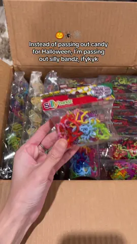 I think it’s randomized for what you get but you get such a good variety!! #sillybandz #passingoutcandy #halloween2025 #tiktokshopcreatorpicks #tiktokshopblackfriday 