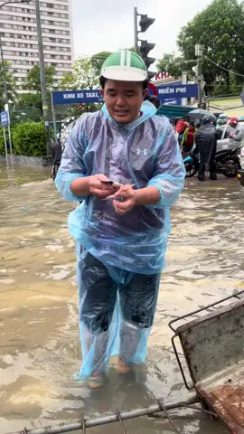 Ngay lúc này tại bến xe Mỹ Đình